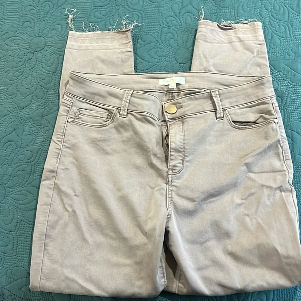 Love Fire brand frayed hem jegging